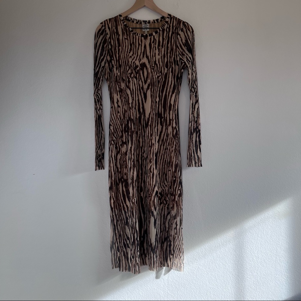 Wood grain dress